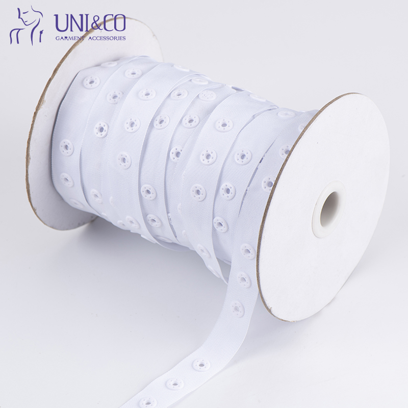stock Black and white 18mm Tape Width plastic  snap button tape